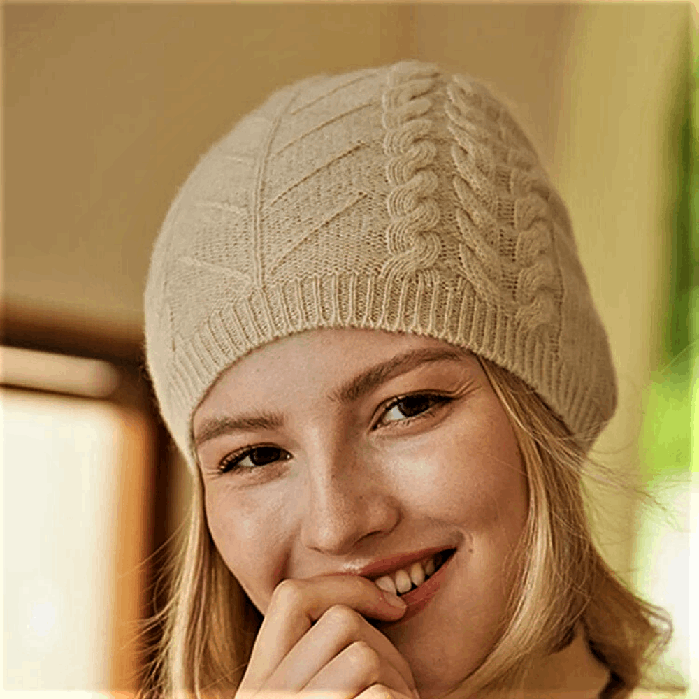 Cappello 100% Puro Cachemire: L'Eleganza della Maglia Senza Cuciture
