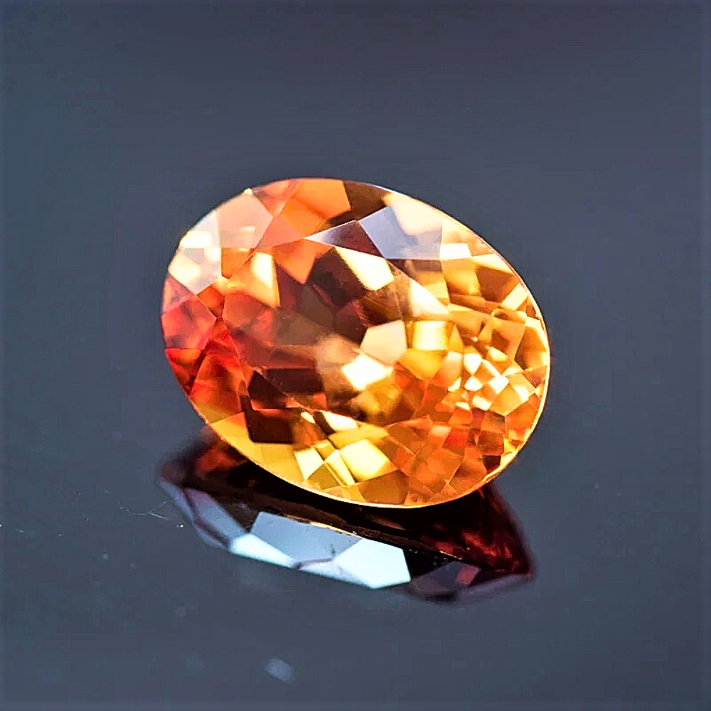 Zaffiro Arancio Lab Grown Taglio Ovale Certificato