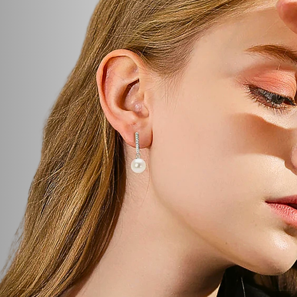 Orecchini ad Anello Ovale con Moissaniti e Perle Naturali