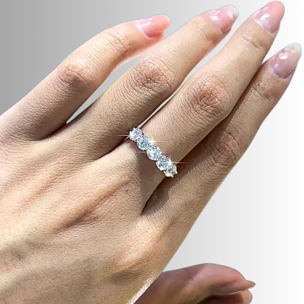 Fede a 5 pietre con  Moissaniti per ct 1,50