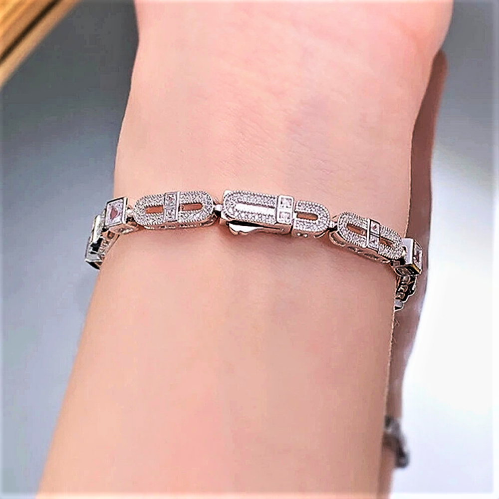 Bracciale con Smeraldi e Diamanti Sintetici ad Alto Contenuto di Carbonio