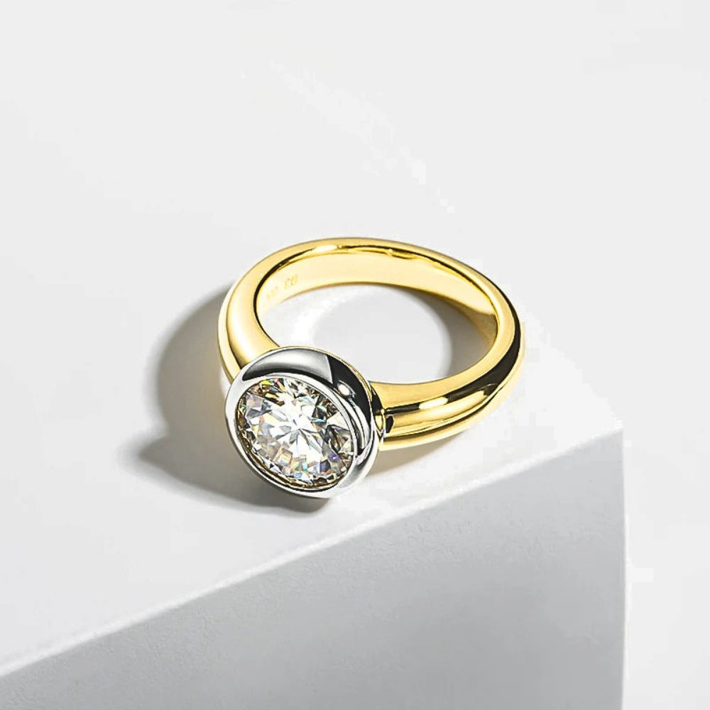 Solitario a 2 colori con Moissanite di ct 3,00
