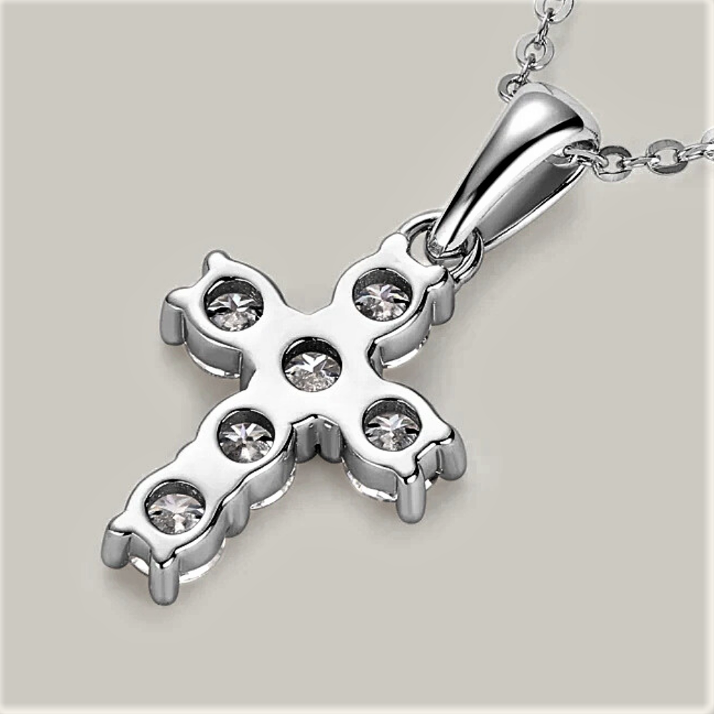 Collana "Croce di Luce" – Simbolo Eterno, Eleganza Contemporanea