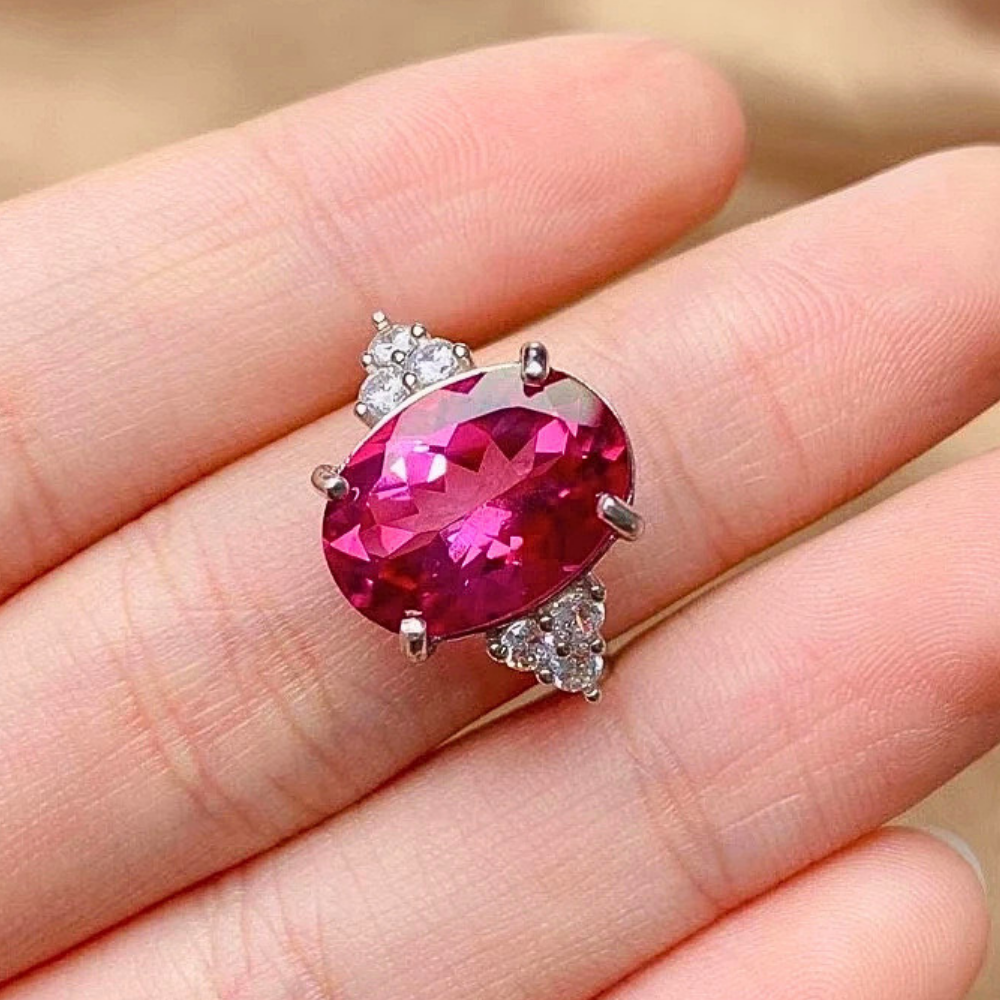 Anello con Zaffiro Rosa Ovale creato in Laboratorio di ct 6,00