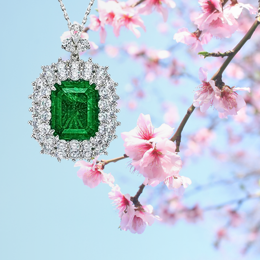 Collana con Smeraldo Colombiano Taglio Smeraldo Lab Grown per ct 6,50 e Brillanti Coltivati