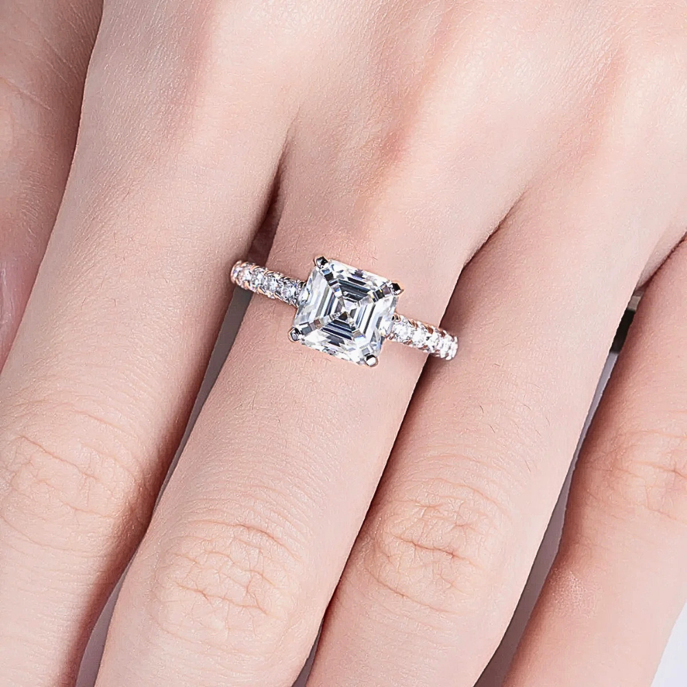 Solitario con Moissanite Taglio Asscher di ct 3,00