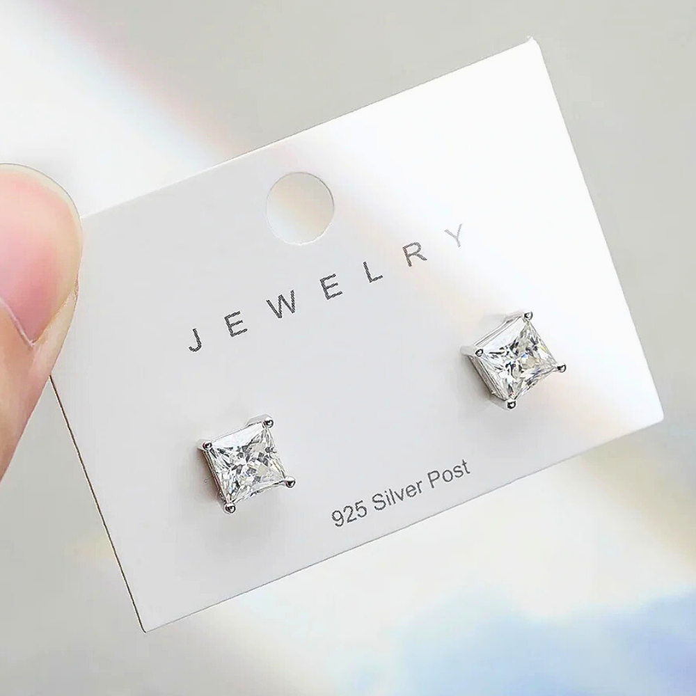 Orecchini Punto Luce con Moissaniti Taglio Princess