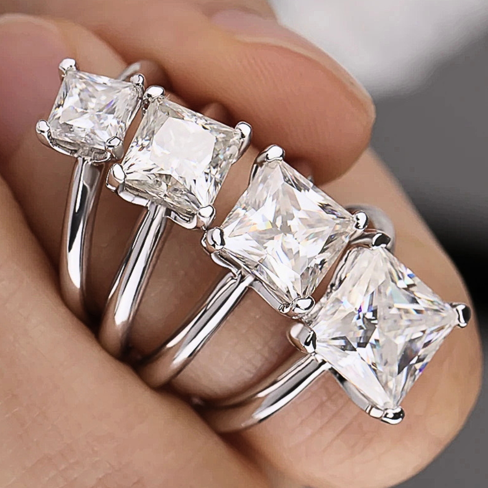 Solitario con Moissanite Taglio Princess