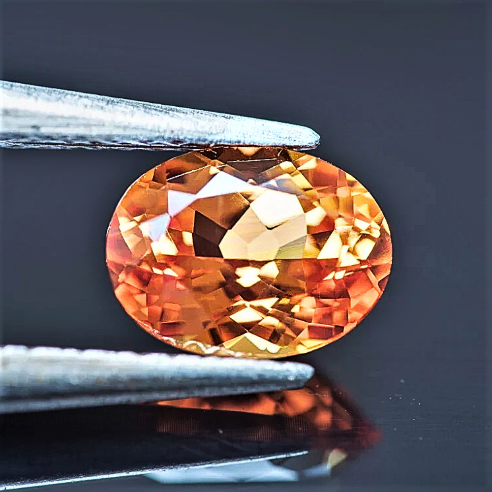 Zaffiro Arancio Lab Grown Taglio Ovale Certificato