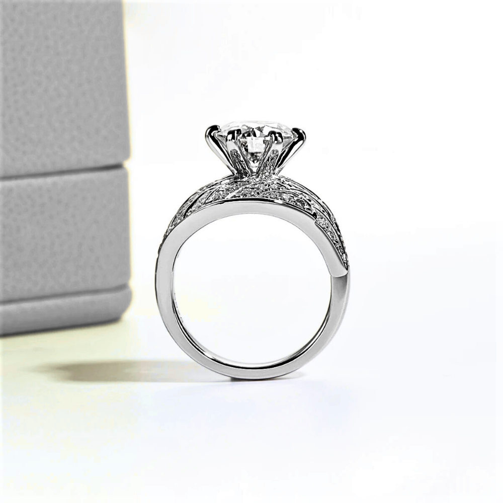 Fascia con Moissanite Certificata D Color  VVS1 di Ct 4,00