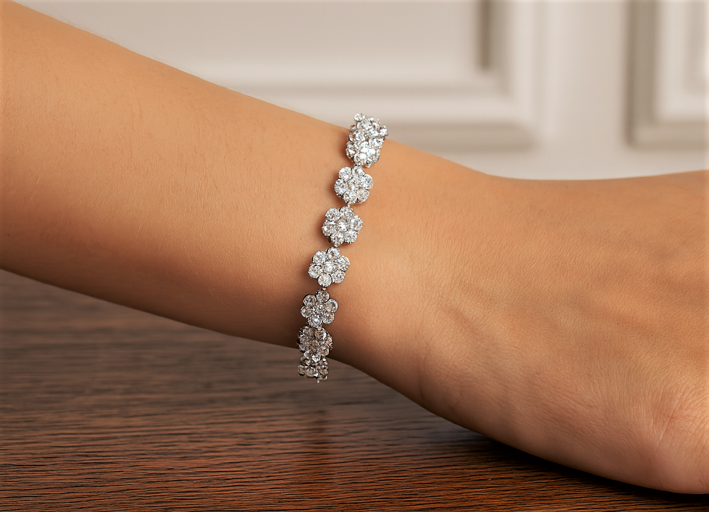 Bracciale e Collana a Fiori Esagonali con Moissaniti