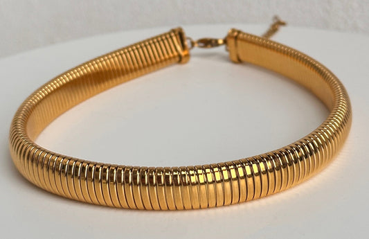 Collar "Tubo Gas": homenaje al modelo Bulgari 