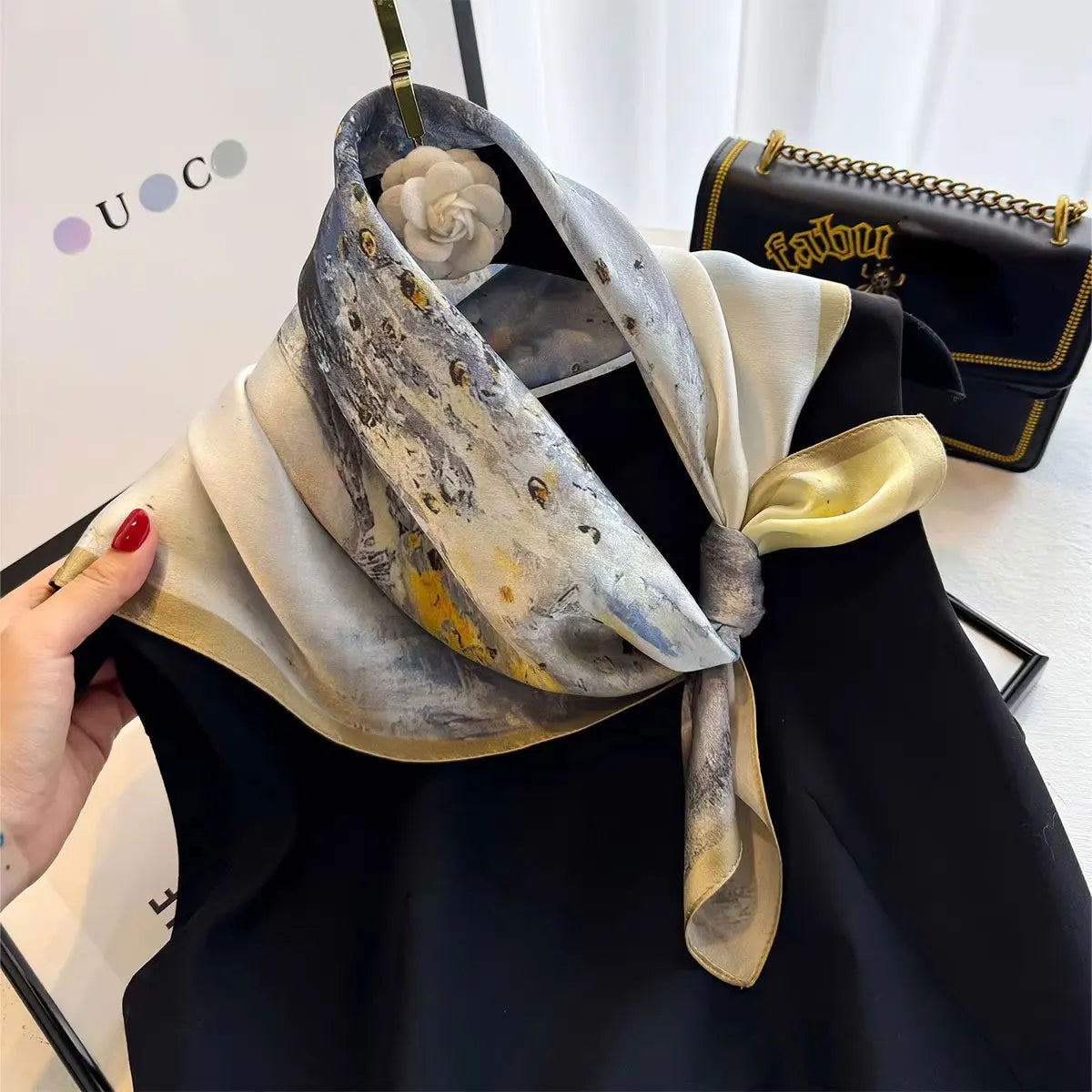 Foulard in Seta di Gelso a Stampe Fantasia