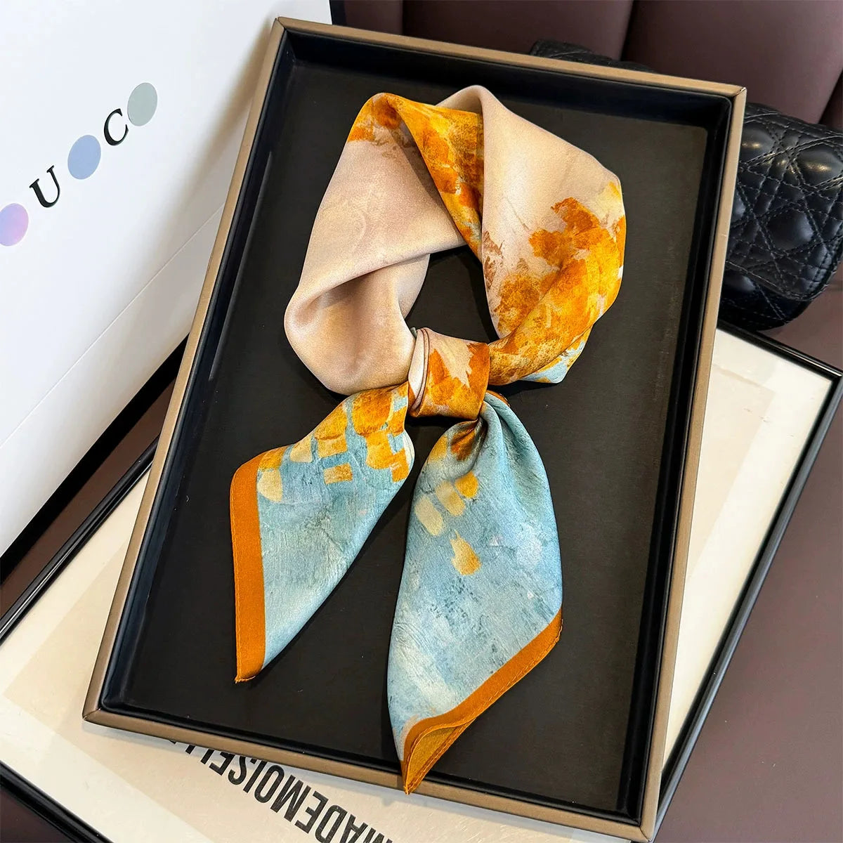 Foulard in Seta di Gelso a Stampe Fantasia