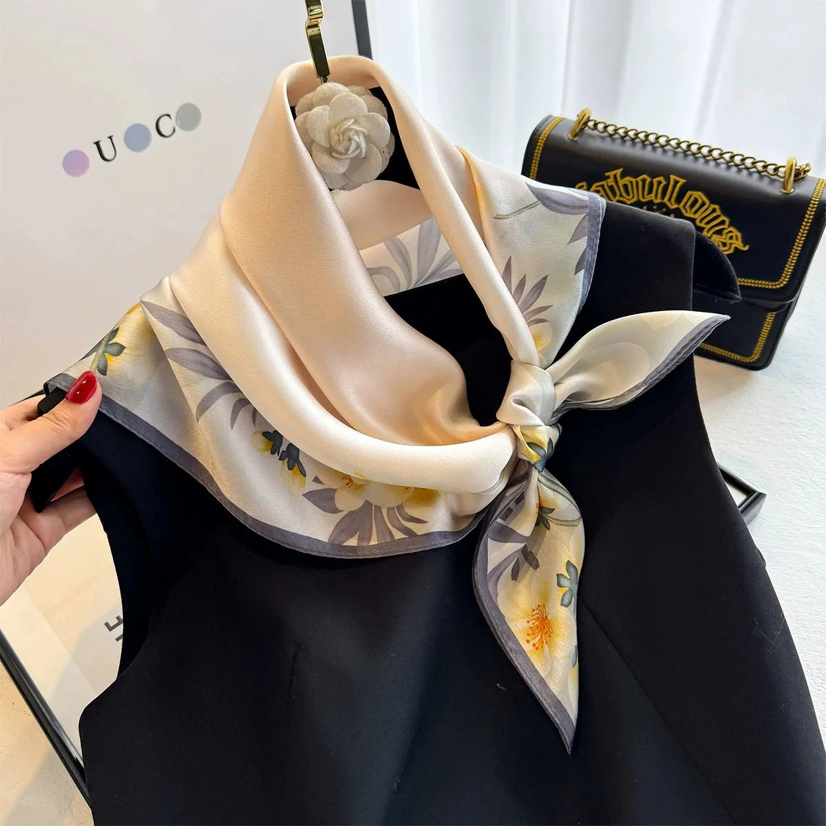 Foulard in Seta di Gelso a Stampe Fantasia