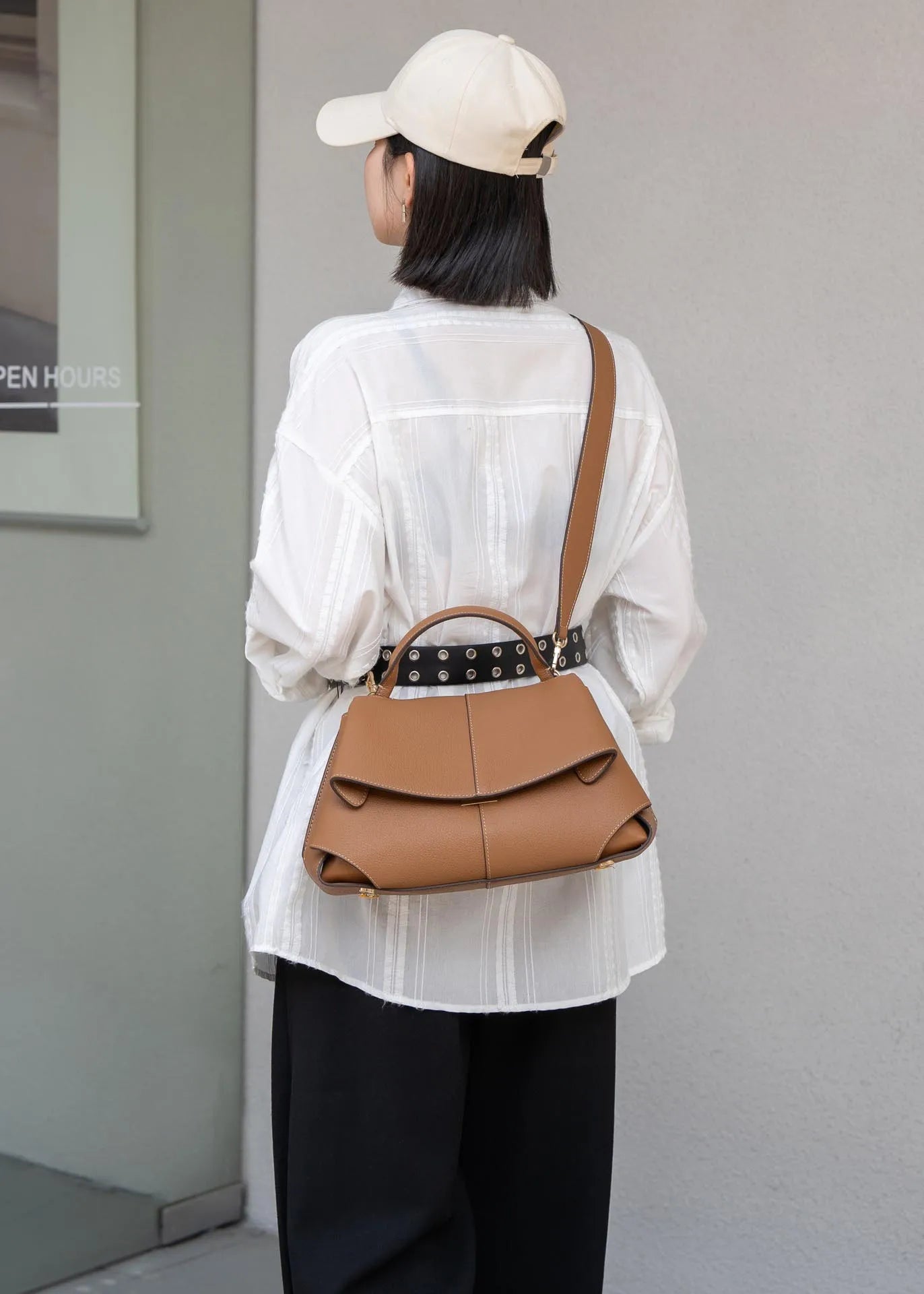 Borsa a Trapezio in Fiore di Pelle di Vitellino