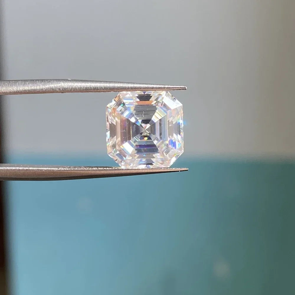 D Color Super White Moissanite Diamond Round / Oval / Pear / Radiant / Emerald / Heart / Princess / Cushion / Asscher / Triangle