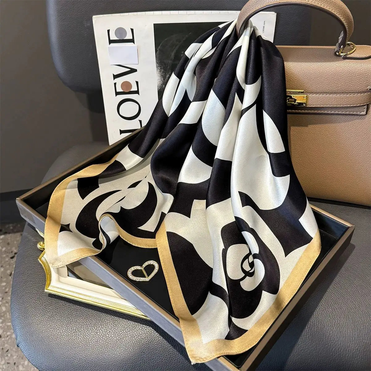 Foulard in Seta di Gelso a Stampe Fantasia