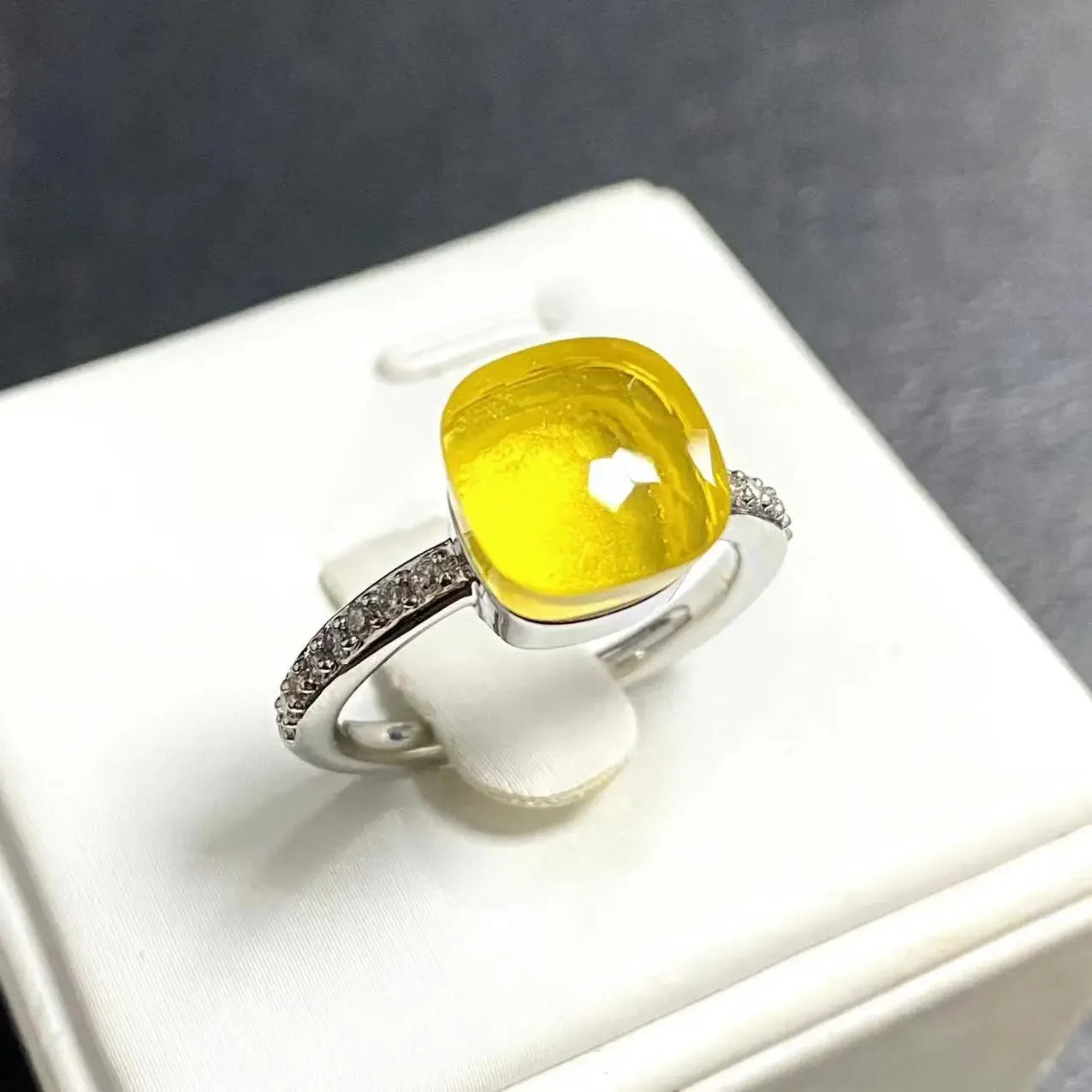 Ladies Square Candy Ring Slim Single Row Zircon Crystal Ring Platinum Plated Amethyst Jewelry Party Gift for Women