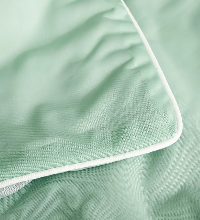 Cooling Blanket for Bed Silky Air Condition Comforter Lightweight Cooled Summer Quilt with Double Side Cold & Cooling Fabric