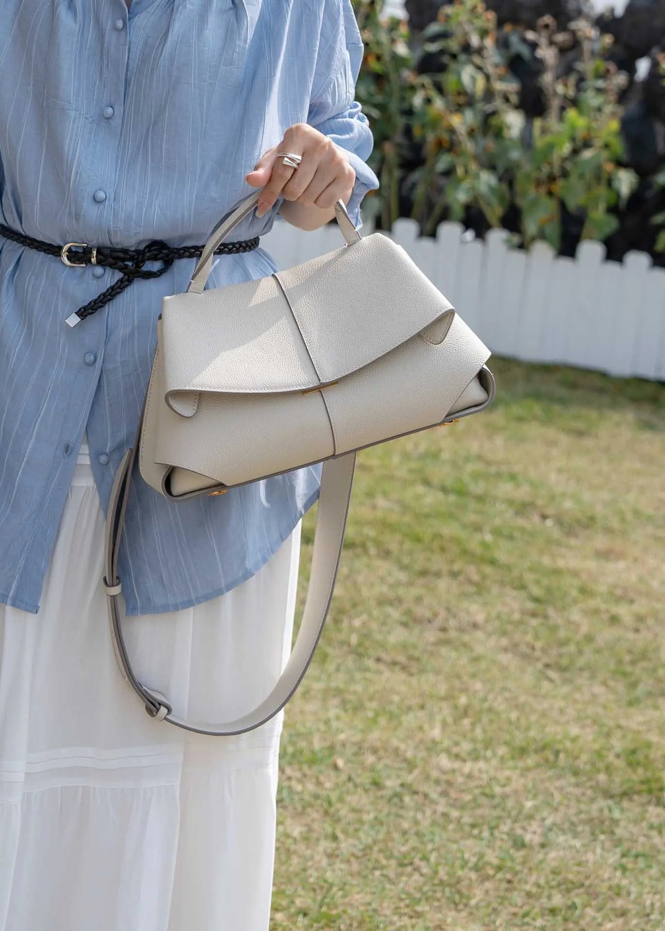 Borsa a Trapezio in Fiore di Pelle di Vitellino