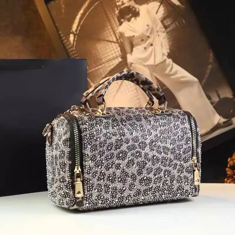 2025 Luxury Designer Women's Full Inlaid Diamond Handbag Retro Large Capacity Leopard Travel Shoulder Crossbody Bag Trendy Totes