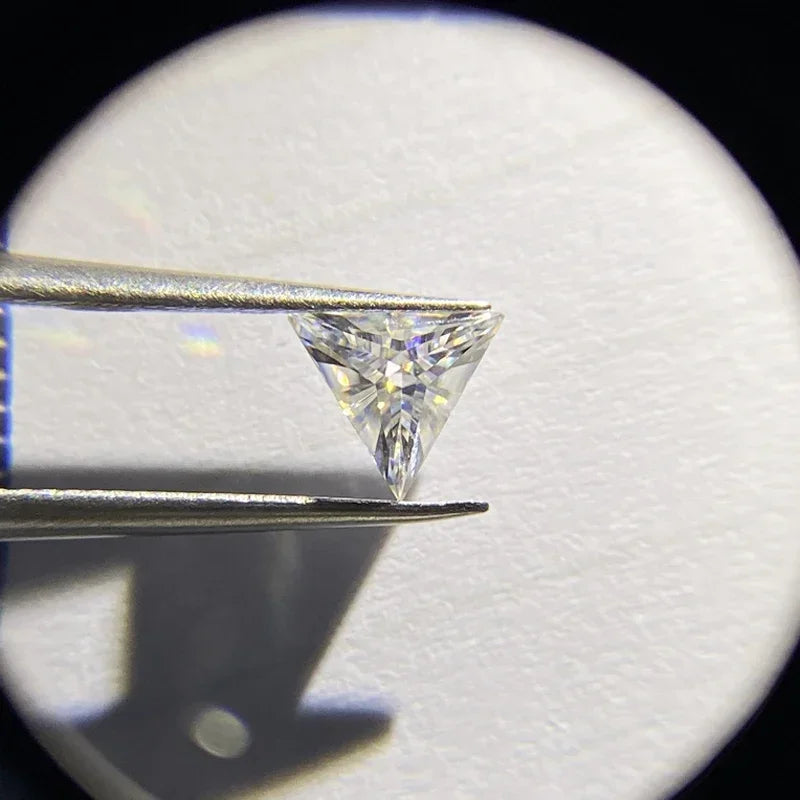 D Color Super White Moissanite Diamond Round / Oval / Pear / Radiant / Emerald / Heart / Princess / Cushion / Asscher / Triangle