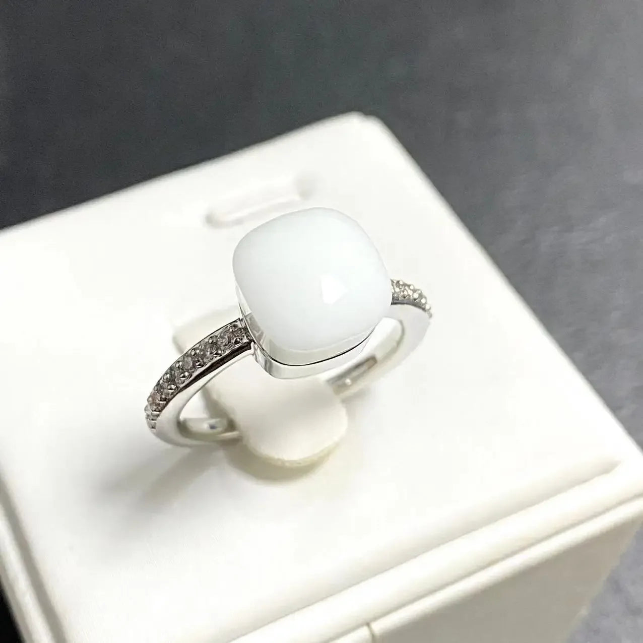 Ladies Square Candy Ring Slim Single Row Zircon Crystal Ring Platinum Plated Amethyst Jewelry Party Gift for Women