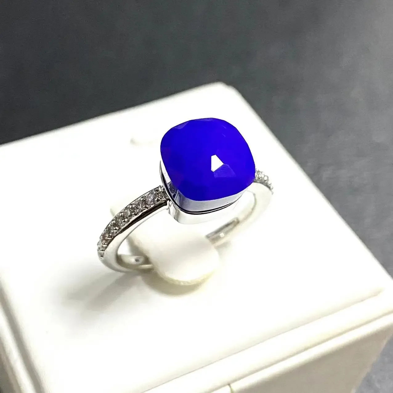 Ladies Square Candy Ring Slim Single Row Zircon Crystal Ring Platinum Plated Amethyst Jewelry Party Gift for Women