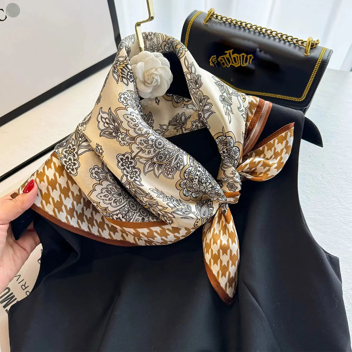 Foulard in Seta di Gelso a Stampe Fantasia