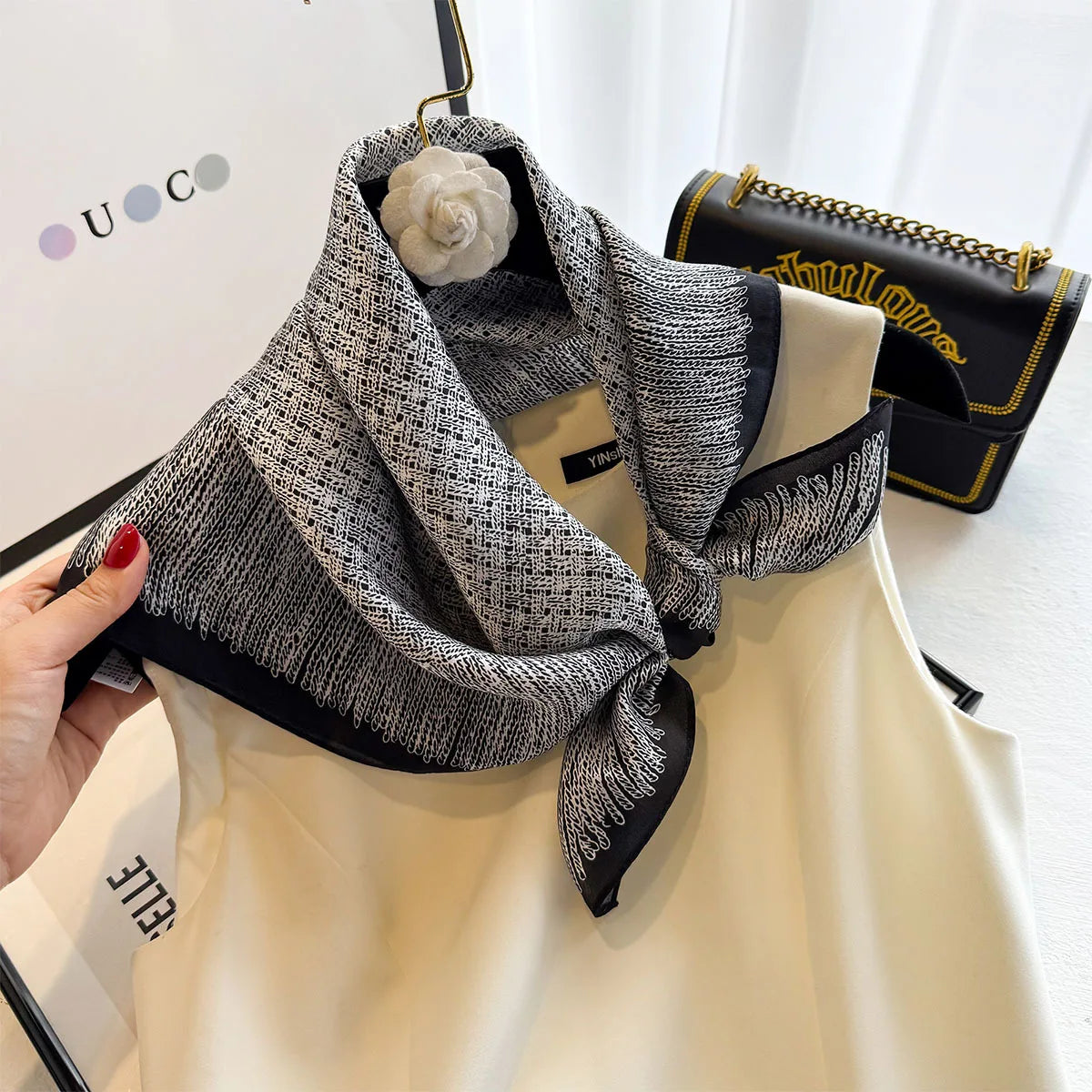 Foulard in Seta di Gelso a Stampe Fantasia