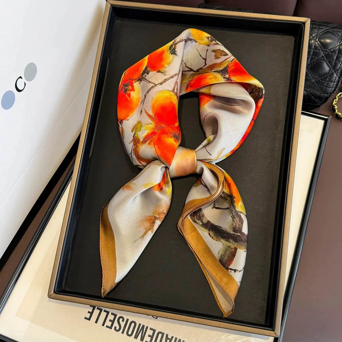 Foulard in Seta di Gelso a Stampe Fantasia