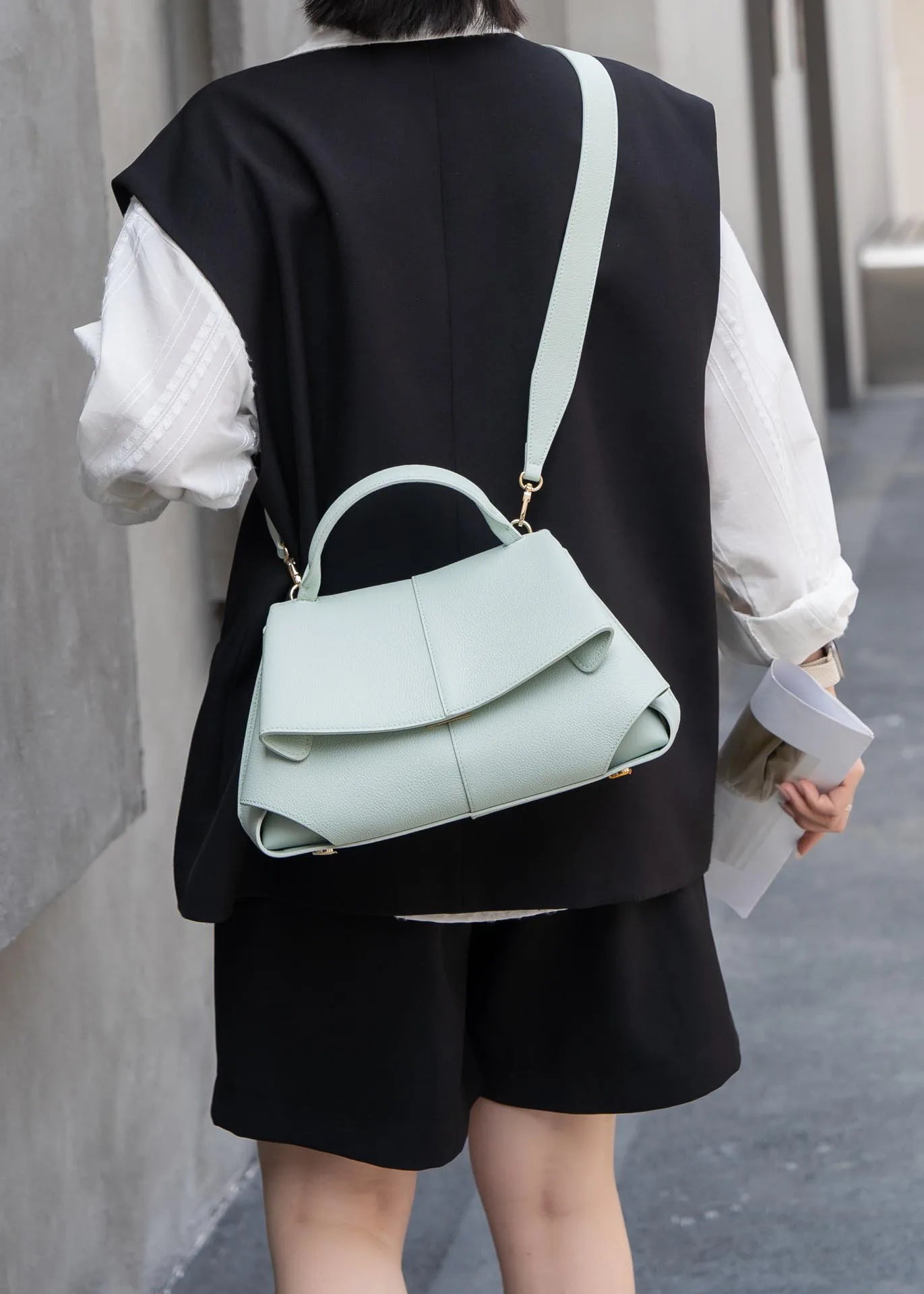 Borsa a Trapezio in Fiore di Pelle di Vitellino
