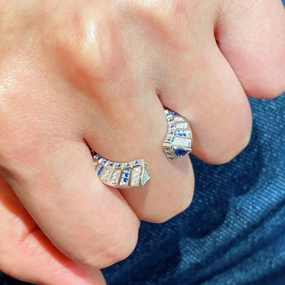 Anello con Zaffiri Coltivati e Brillanti Sintetici ad Alto Contenuto di Carbonio