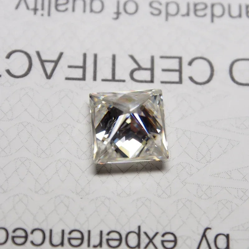 D Color Super White Moissanite Diamond Round / Oval / Pear / Radiant / Emerald / Heart / Princess / Cushion / Asscher / Triangle