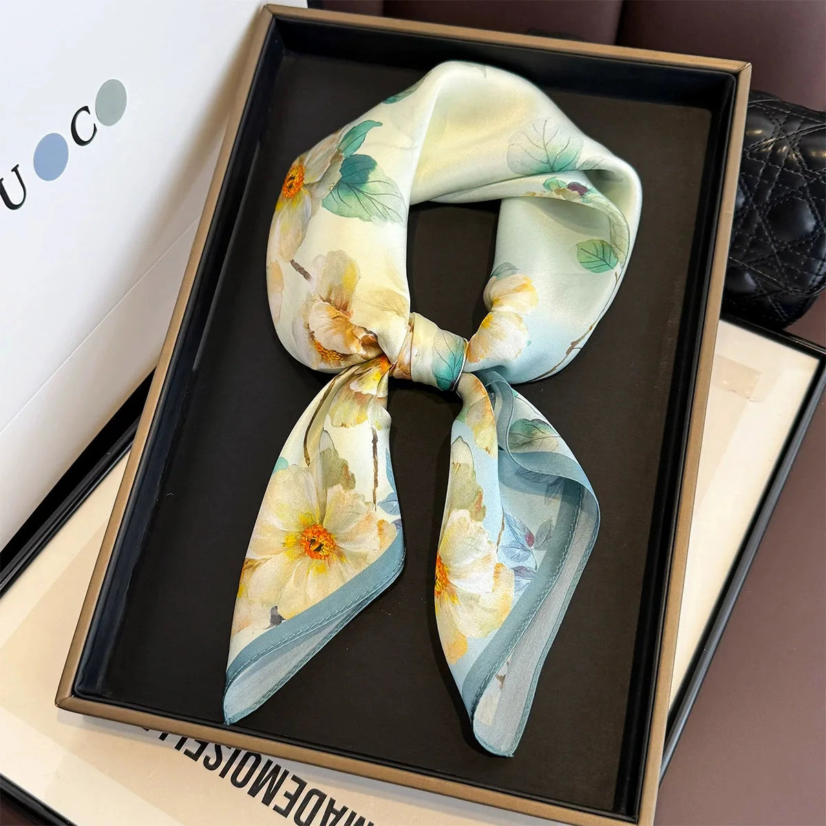 Foulard in Seta di Gelso a Stampe Fantasia