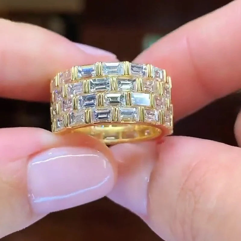 Huitan New Fashion Finger Jewelry Ring Female Gorgeous Engagement Party Accessories with Brilliant Cubic Zirconia Wedding Band