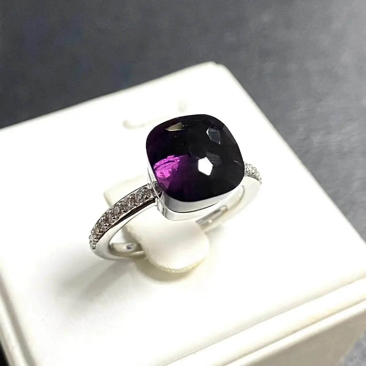 Ladies Square Candy Ring Slim Single Row Zircon Crystal Ring Platinum Plated Amethyst Jewelry Party Gift for Women