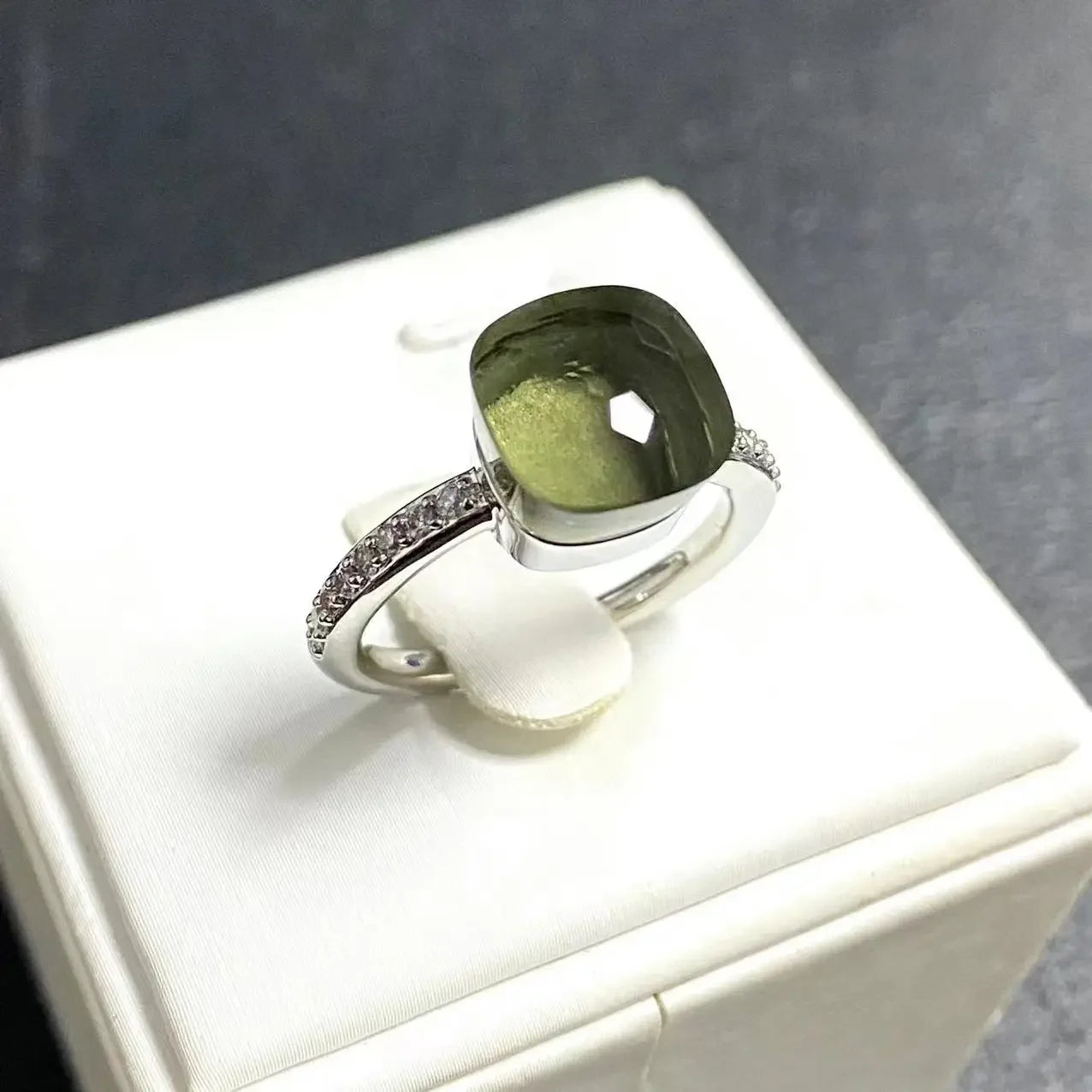 Ladies Square Candy Ring Slim Single Row Zircon Crystal Ring Platinum Plated Amethyst Jewelry Party Gift for Women