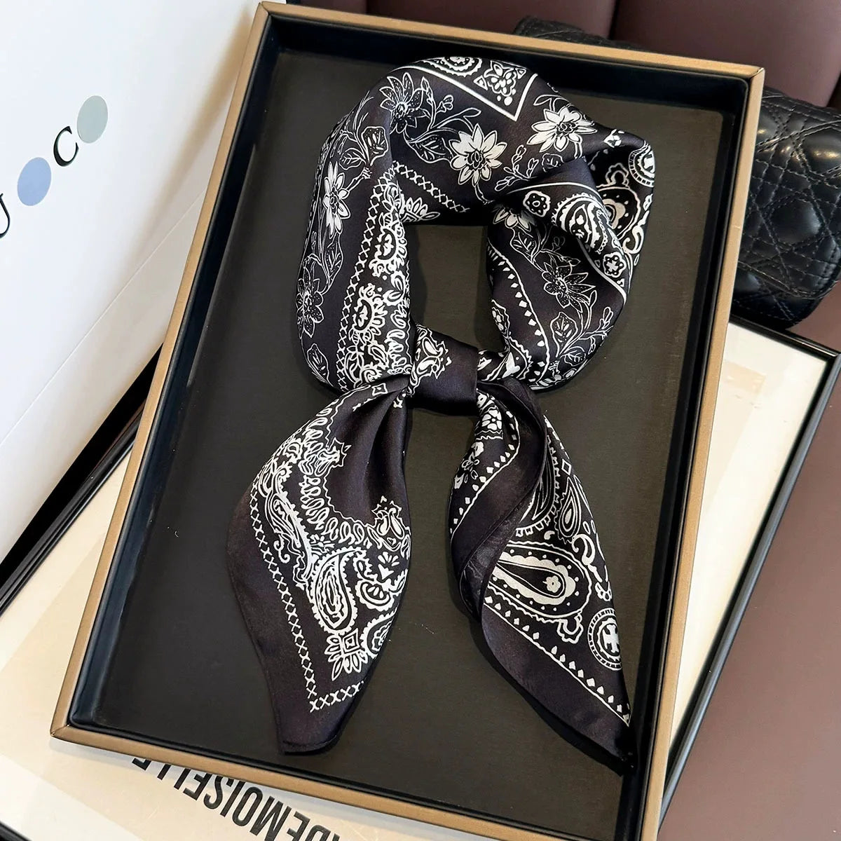 Foulard in Seta di Gelso a Stampe Fantasia