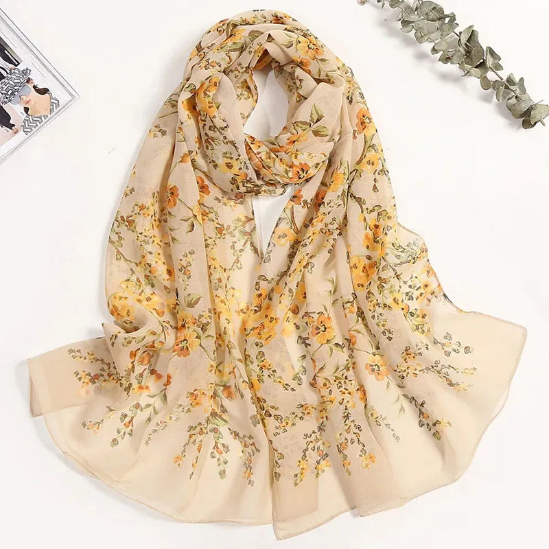 Foulard in Chiffon di Seta a Motivo Floreale