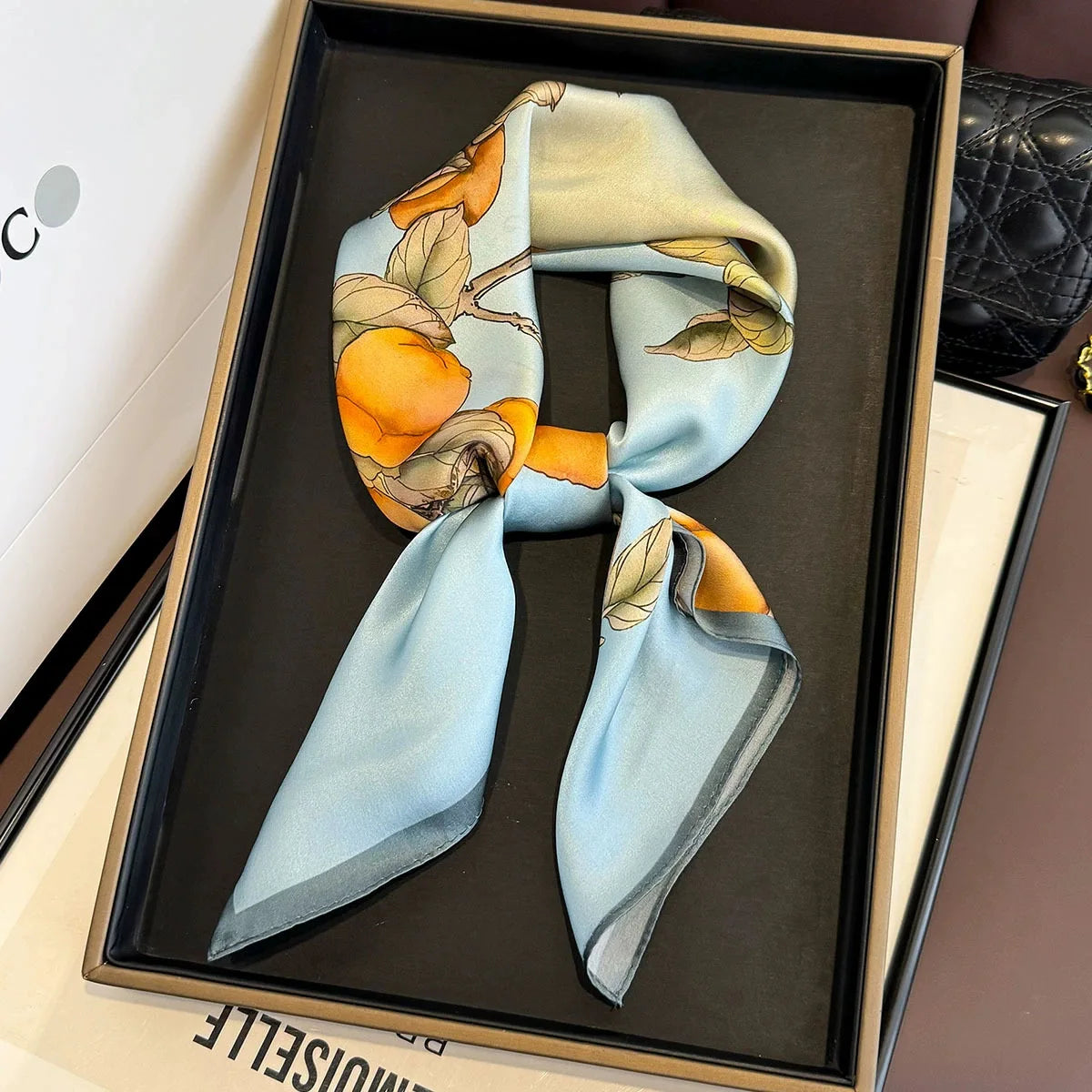 Foulard in Seta di Gelso a Stampe Fantasia