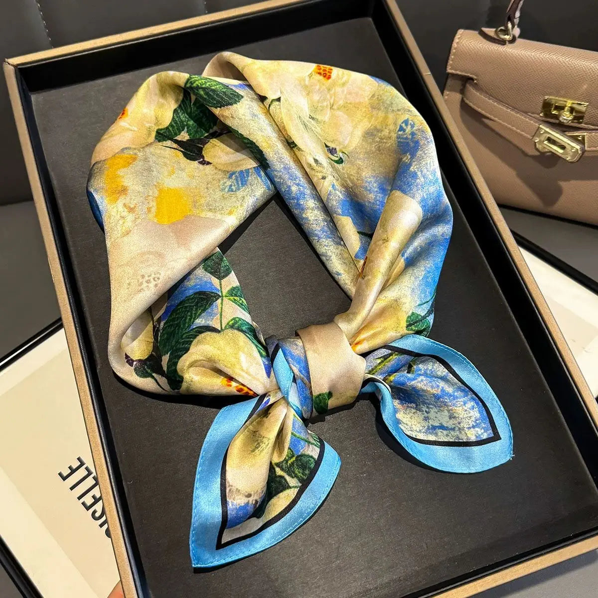 Foulard in Seta di Gelso a Stampe Fantasia