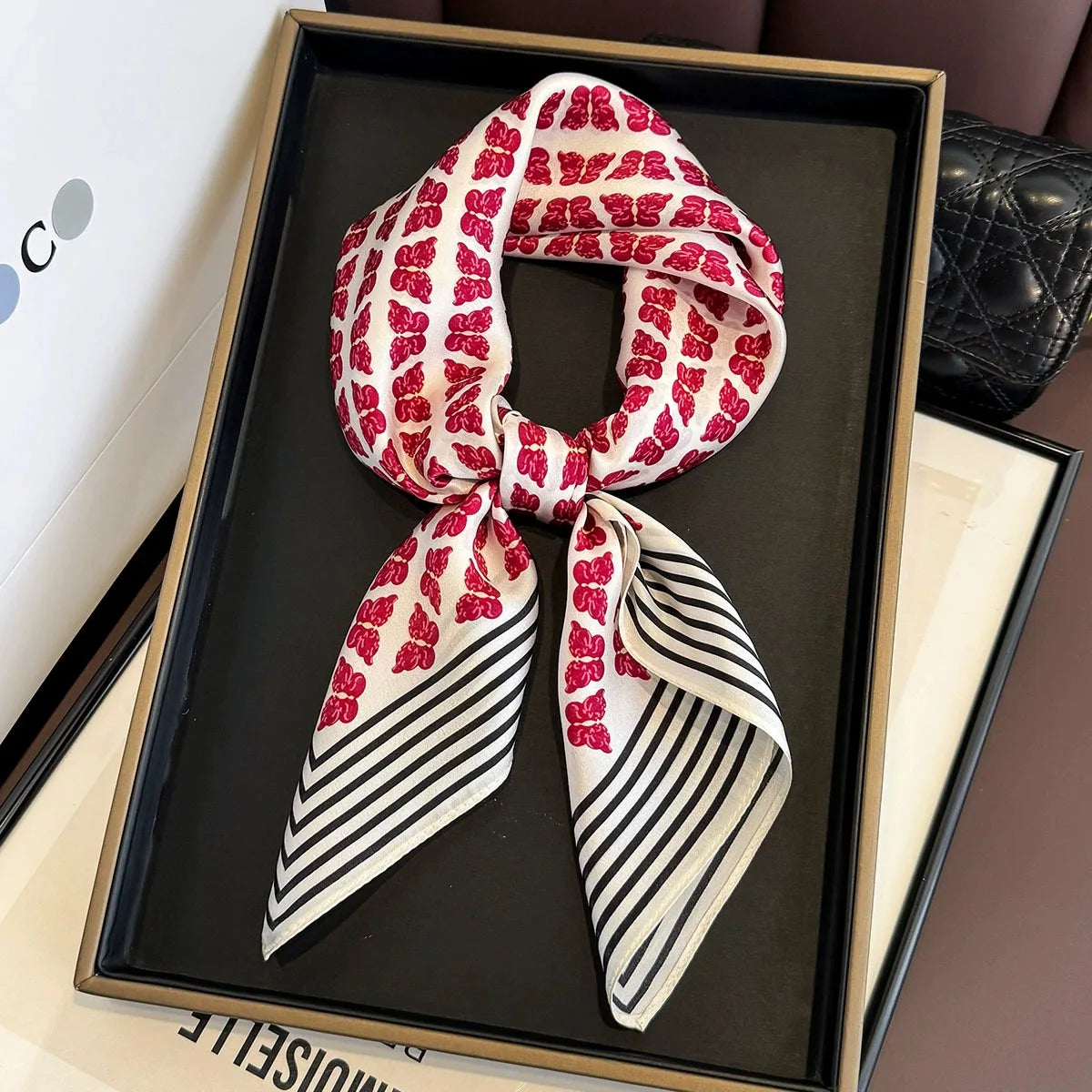 Foulard in Seta di Gelso a Stampe Fantasia