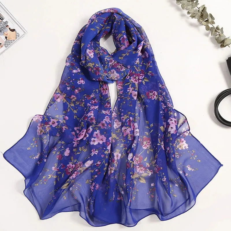 Foulard in Chiffon di Seta a Motivo Floreale
