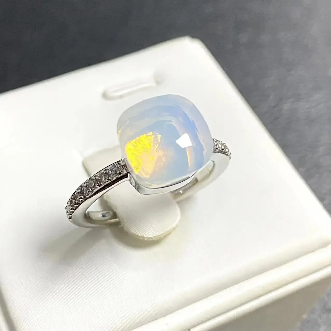 Ladies Square Candy Ring Slim Single Row Zircon Crystal Ring Platinum Plated Amethyst Jewelry Party Gift for Women