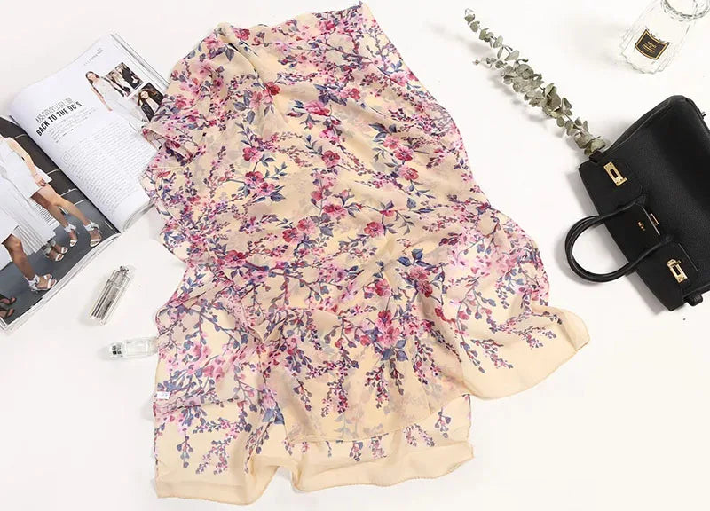 Foulard in Chiffon di Seta a Motivo Floreale