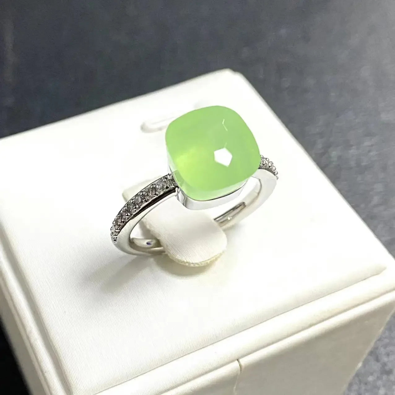 Ladies Square Candy Ring Slim Single Row Zircon Crystal Ring Platinum Plated Amethyst Jewelry Party Gift for Women