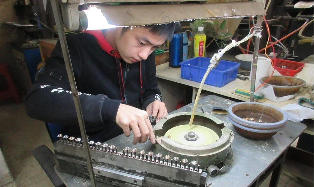 D Color Super White Moissanite Diamond Round / Oval / Pear / Radiant / Emerald / Heart / Princess / Cushion / Asscher / Triangle