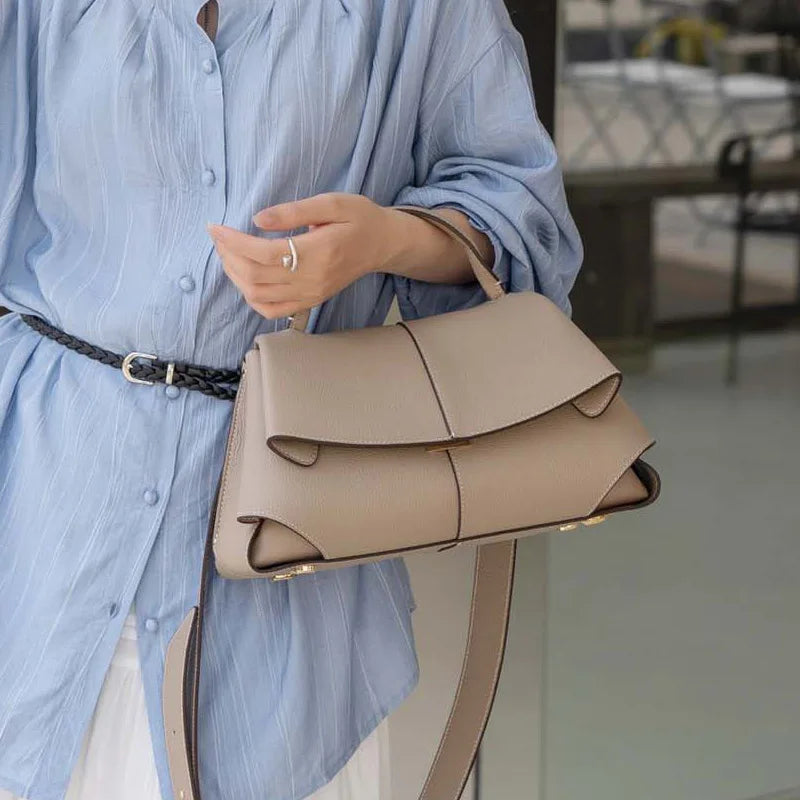 Borsa a Trapezio in Fiore di Pelle di Vitellino